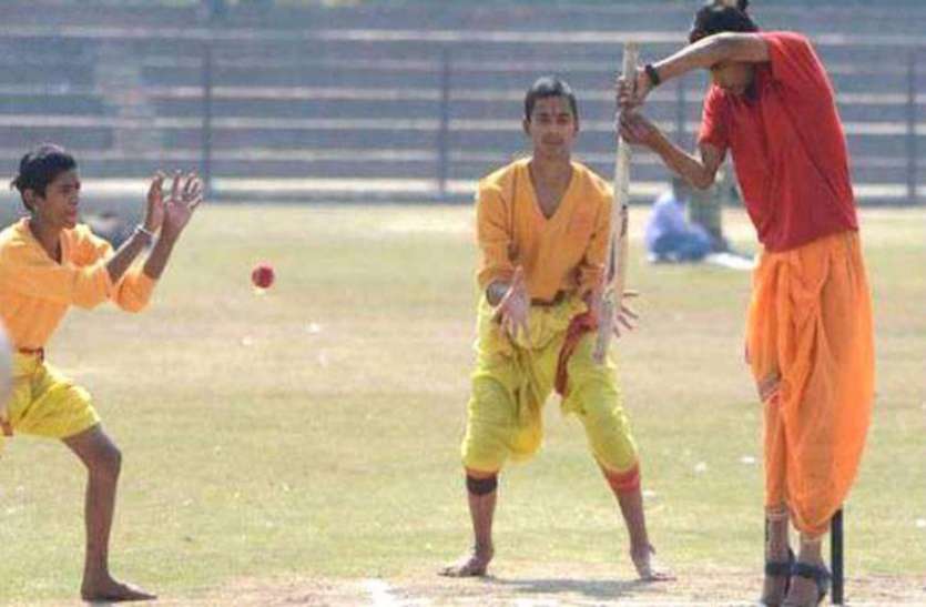 Varanasi: College students in saffron dhoti give cricket a desi touch with Sanskrit commentary