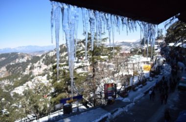 Himachal Pradesh freezes with more snow, rain