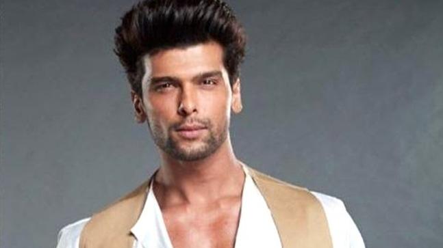 On This Valentine's Day, Kushal Tandon 'bleeds' RED