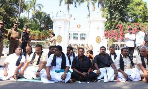 Puducherry CM's protest enters Day 3