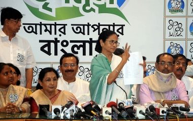 Lok Sabha Polls 2019: Mamata's populariy a big plus but graft allegations cast shadow