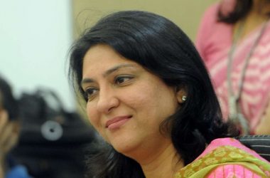 2019 Lok Sabha: Changing earlier decision, Priya Dutt to now contest elections