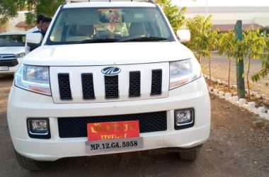 BJP MLA refuses to pay fine for putting 'Chowkidar' plate on car