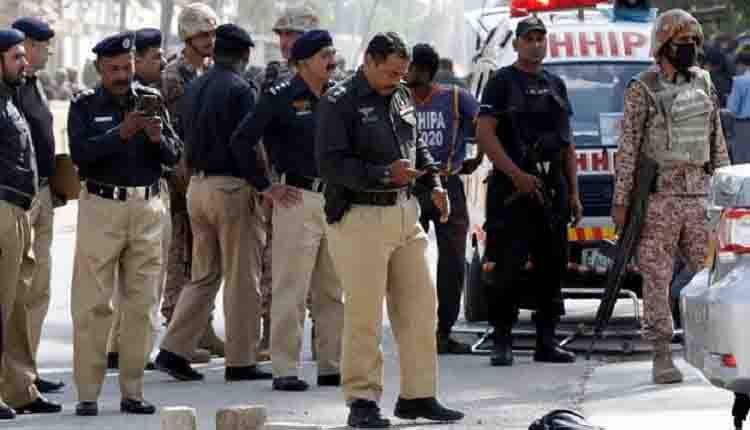 3 killed, 6 injured in Pakistan train blast