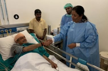 Defence Minister Nirmala Sitharaman visits Shashi Tharoor in hospital