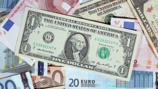 US dollar increases amid declining euro