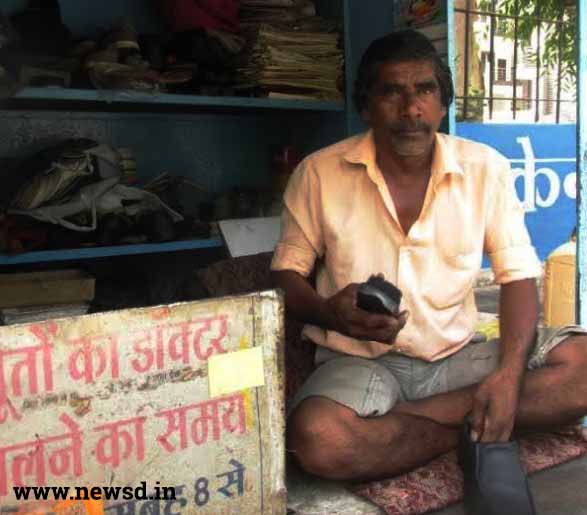 Why this Bhopal cobbler calls himself 'Doctor of Shoes' & what makes him so angry