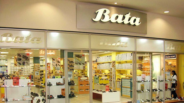 Bata India slapped with Rs 9000 fine for forcing customer to pay Rs 3 for carry bag
