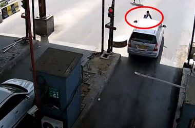 Even cops don’t stop me: Car driver drags toll booth employee on bonnet for 5 Km