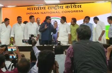 Veteran actor and BJP MP Shatrughan Sinha finally joins Congress