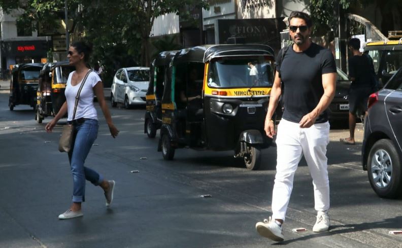 Arjun Rampal spotted with ex-wife Mehr Jessia days after announcing girlfriend's pregnancy