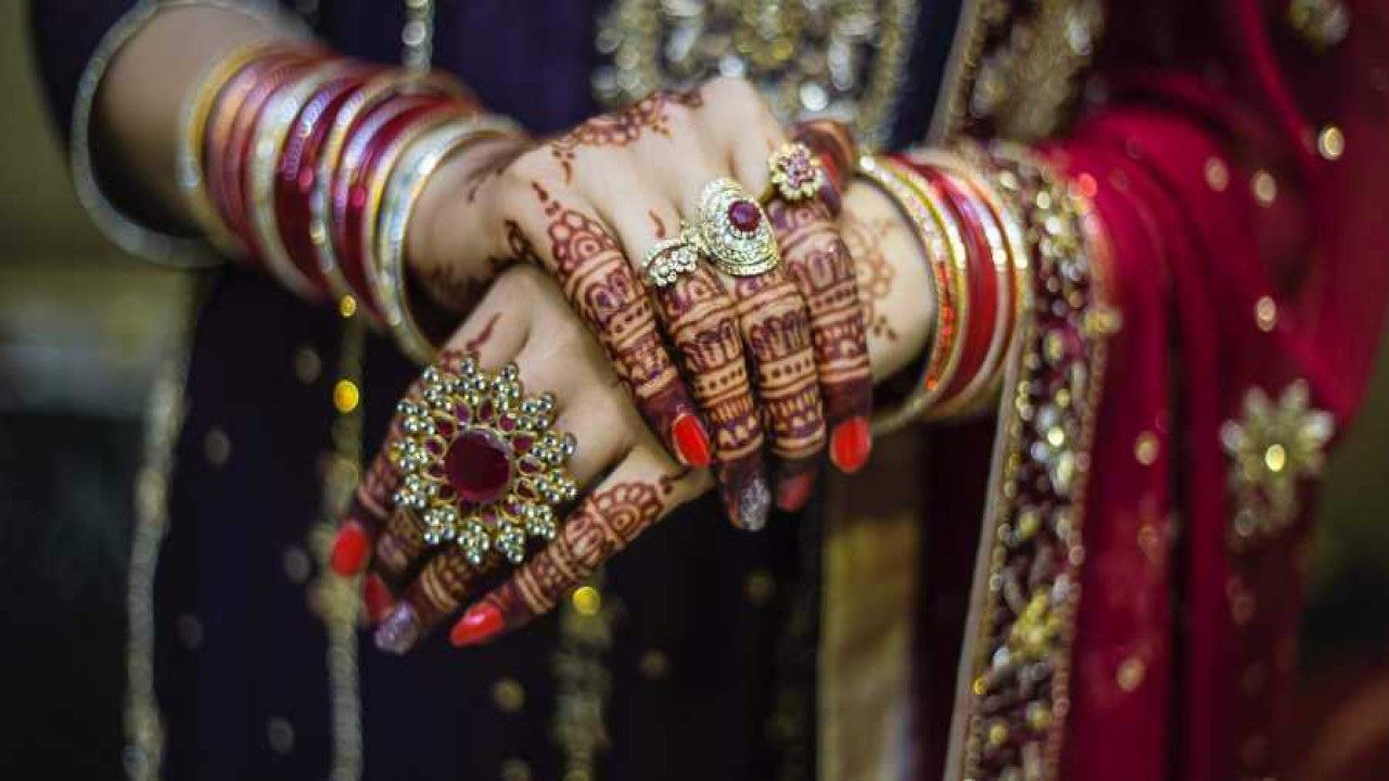 Madhya Pradesh: Bride elopes with priest who performed her wedding rituals