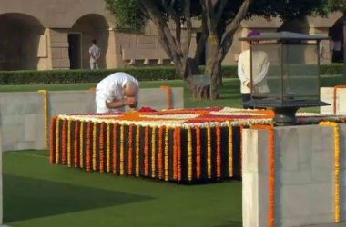 Ahead of swearing in, Narendra Modi pays tributes to Mahatma Gandhi, Vajpayee