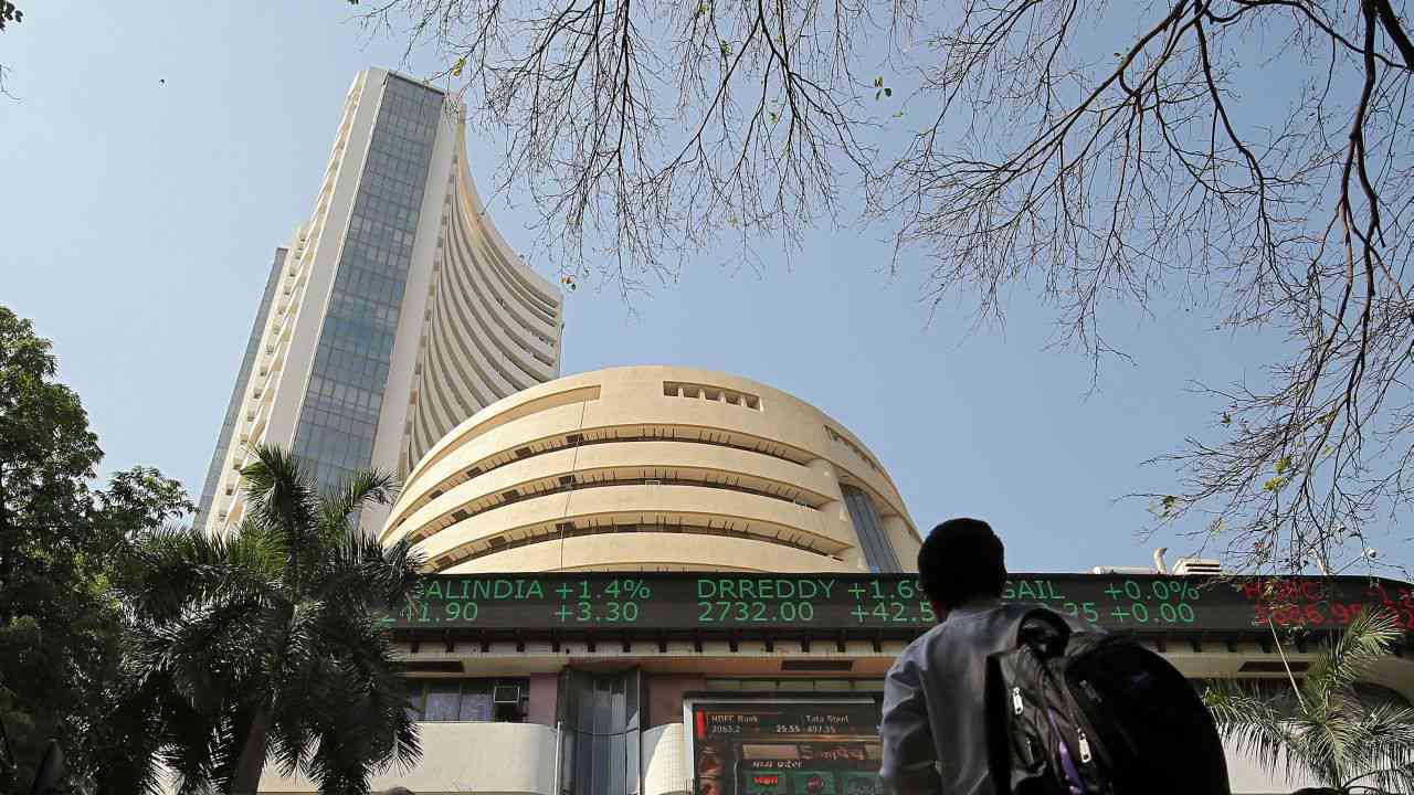Sensex rallies over 500 pts in early trade; Nifty tops 14,650