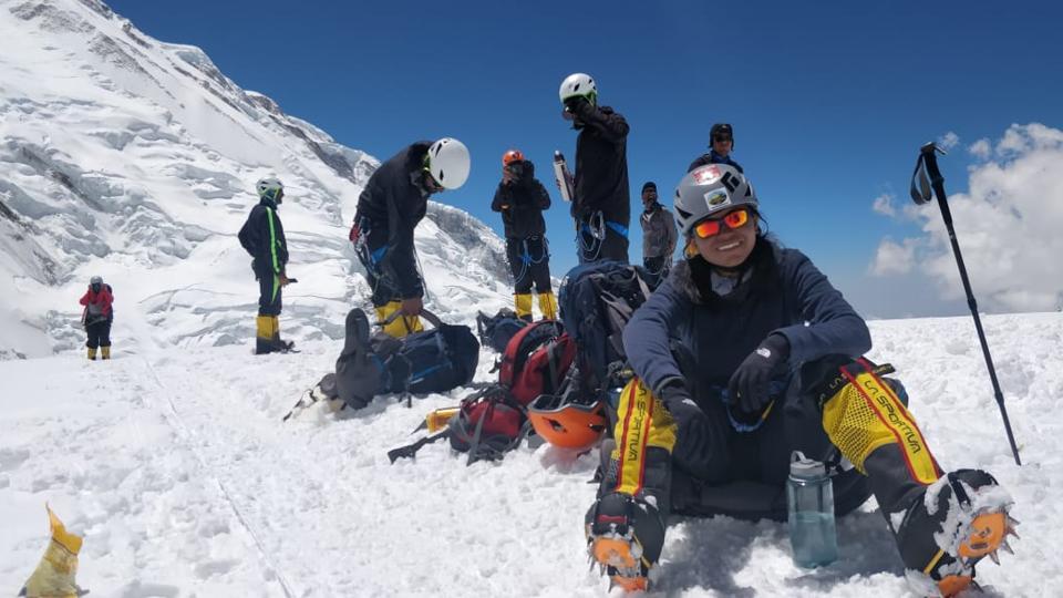 Uttarakhand: 23-year-old woman scales Mount Everest
