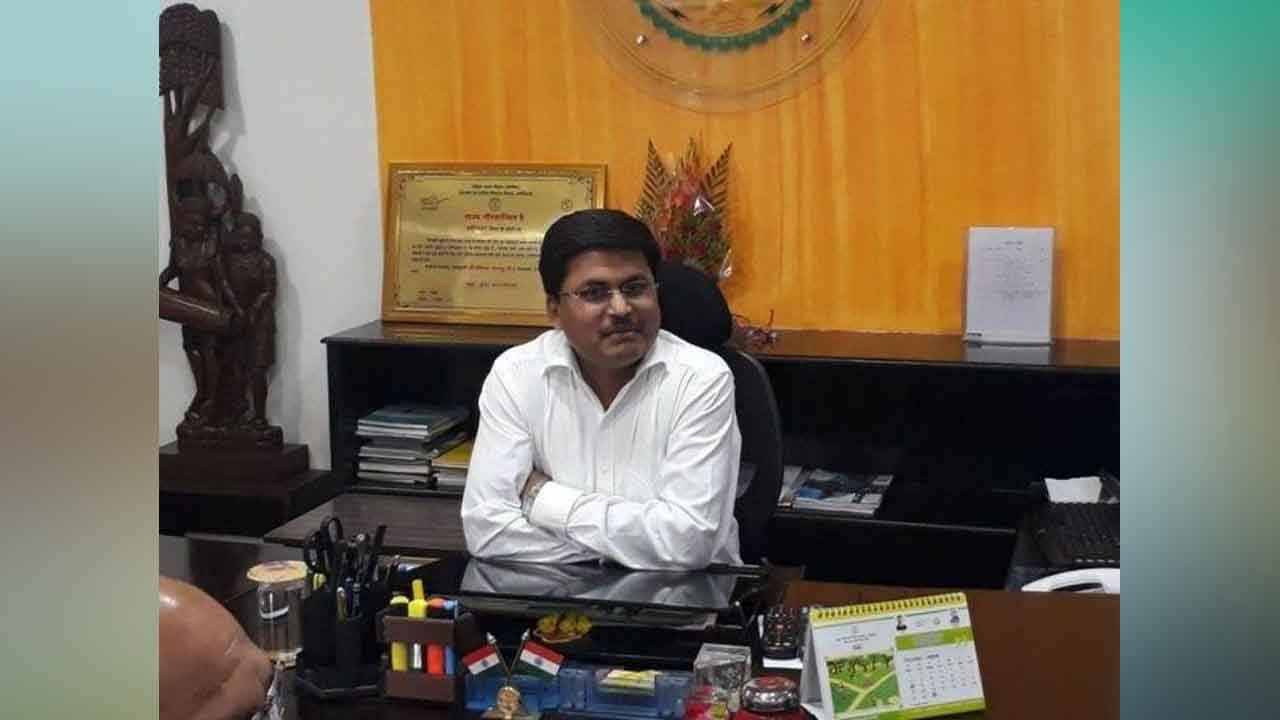 44.5% in 10th, 65% in 12th: Chhattisgarh IAS officer shares his marks asking students not to get disheartened