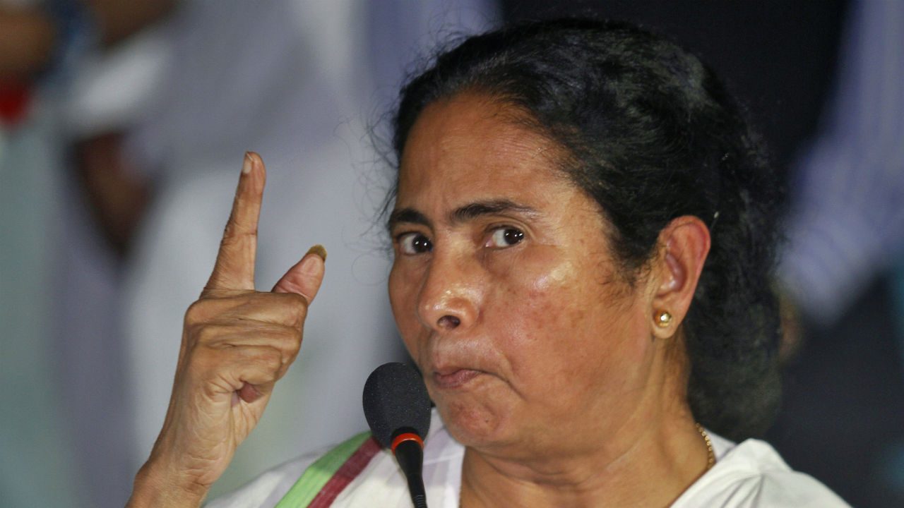 Amid Doctor's strike, Mamata Baneerjee says, "Those living in Bengal will have to learn to speak in Bengali"