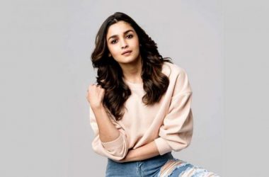 Alia Bhatt smiles it out as she recovers from COVID-19, see picture