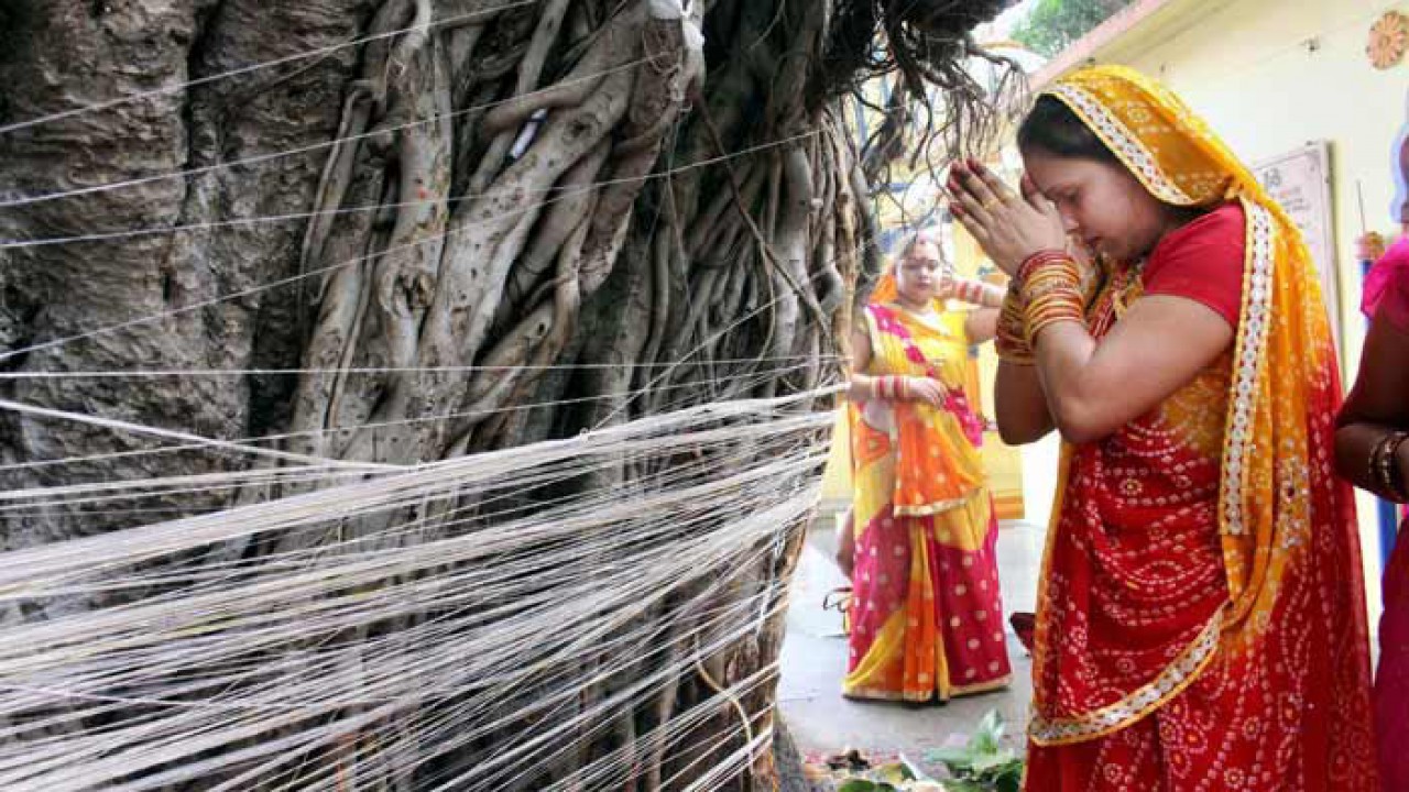 Vat Savitri Vrat 2019: Date, Time, Shubh Muhurat, Puja Vidhi and Vrat Katha to celebrate festival of married women