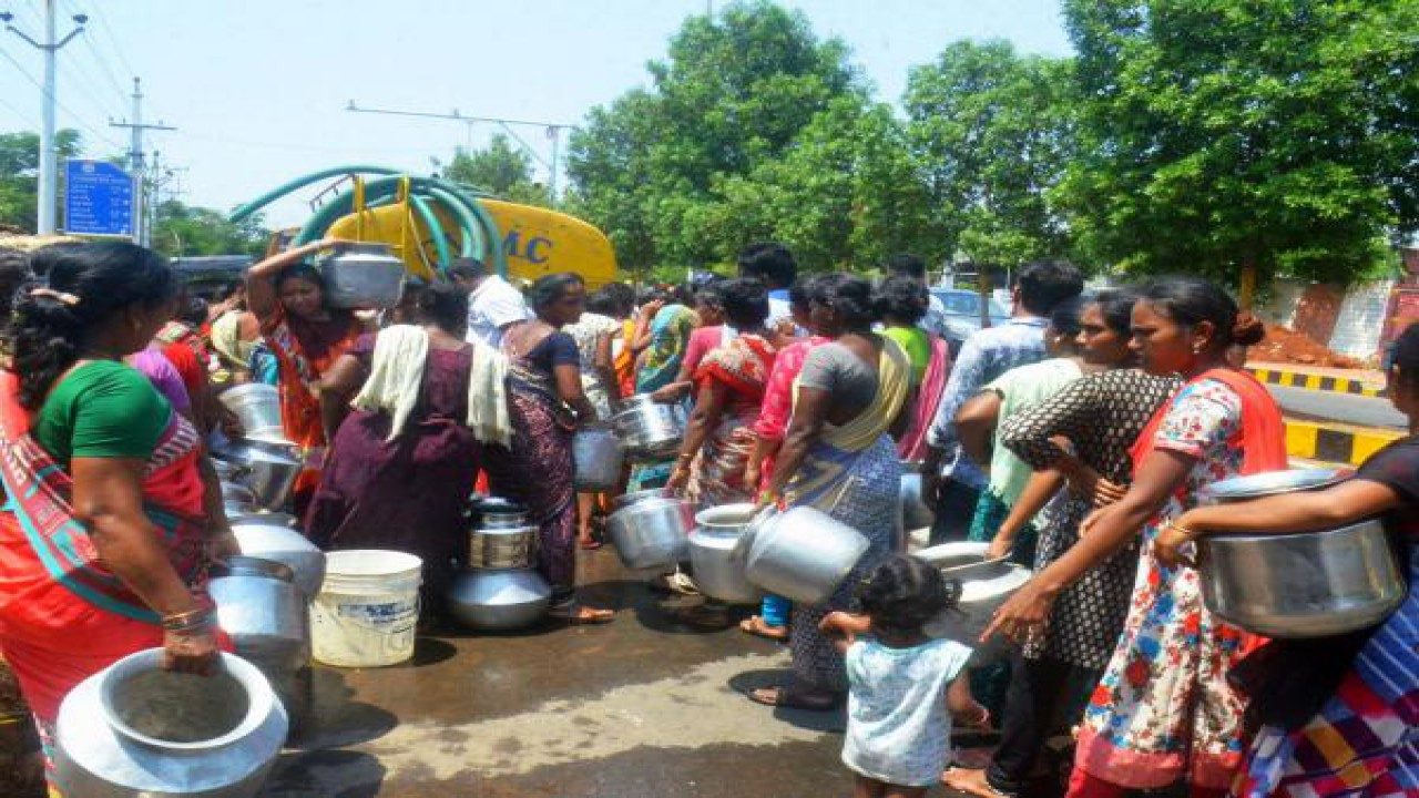 Andhra Pradesh: Woman dies following fight during queue for water