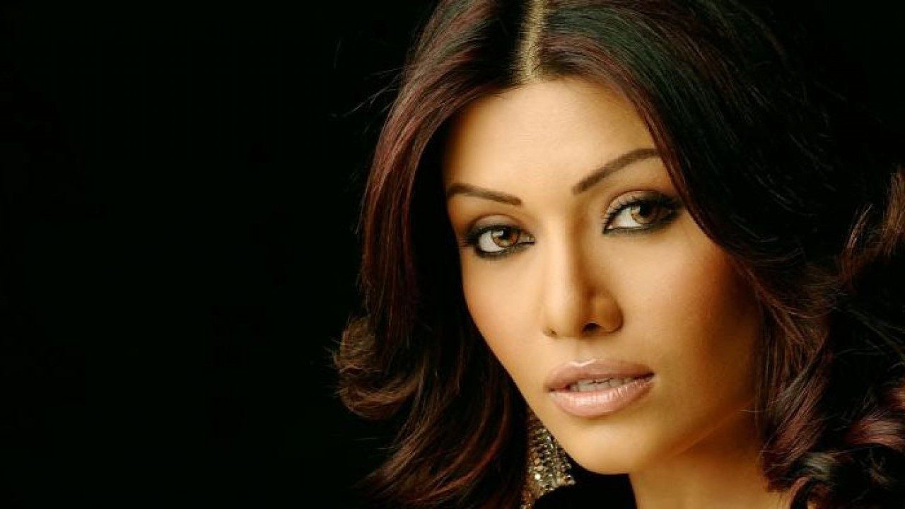 Koena Mitra sentenced to six months jail in cheque bouncing case