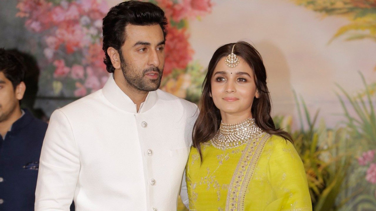 Fans are all hearts after watching Ranbir- Alia's PDA, see photo