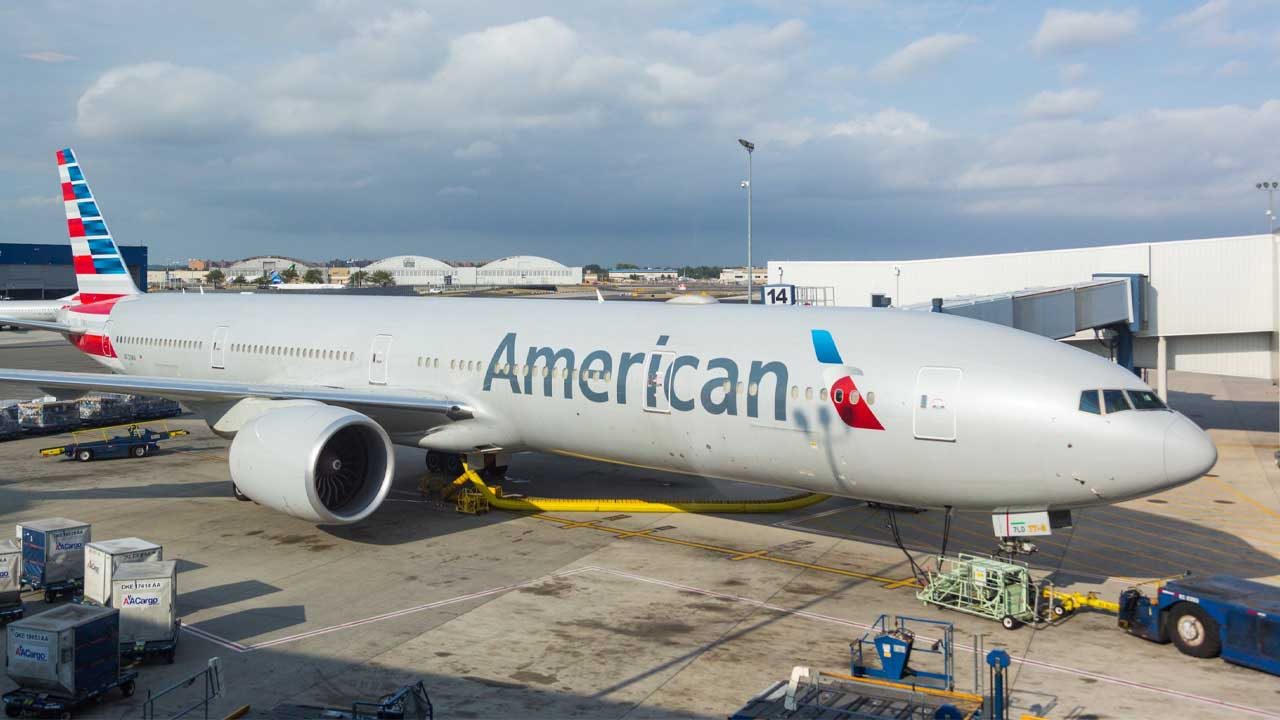 Cover-up else no boarding: American Airlines tell woman to wrap blanket around outfit