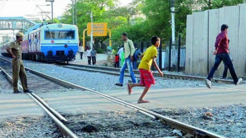 Central Railways' novel idea of greasing the fences leads to zero trespass deaths at Dadar since February 16