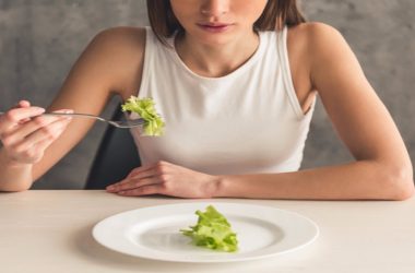Scientists spot early warning signs of eating disorder