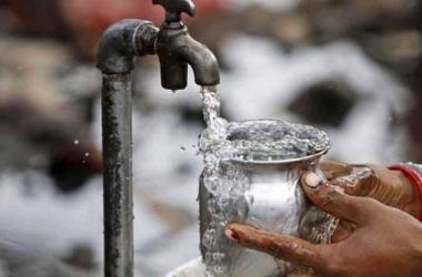 Fresh fears of cholera amid water crisis make things worse in Zimbabwe