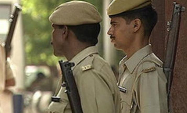Delhi police raids, recovers 4500 kg fake washing powder