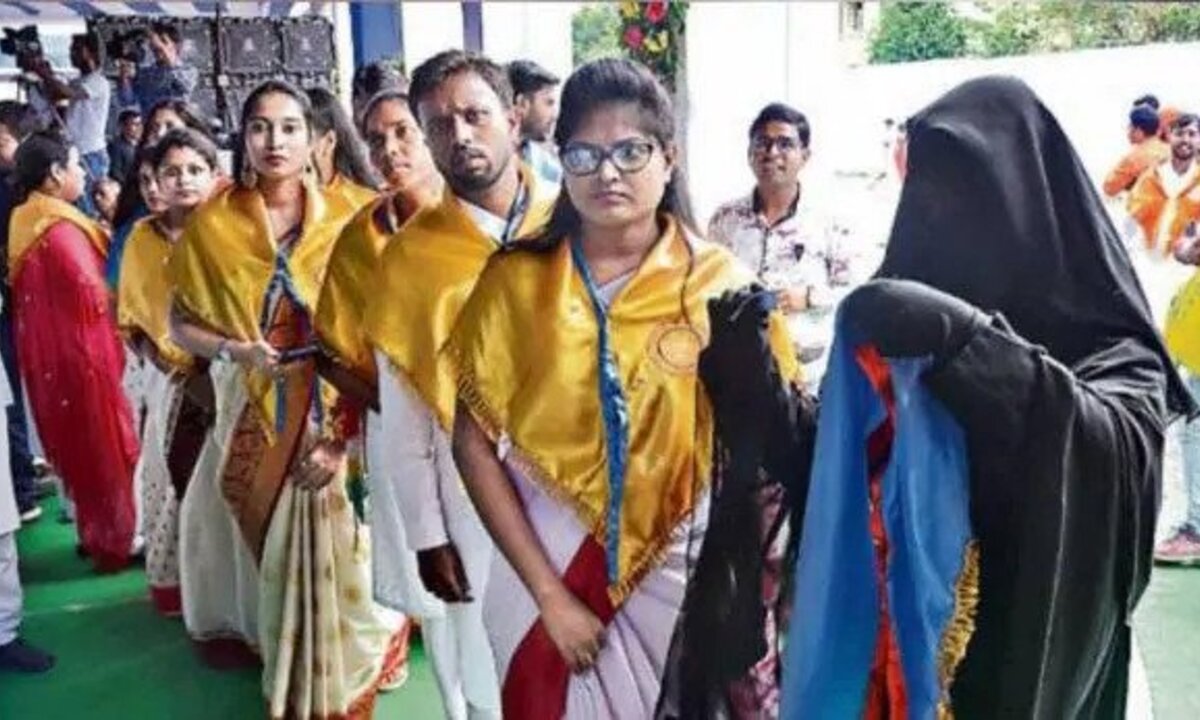 Jharkhand: College topper denied degree over wearing burkha at graduation ceremony