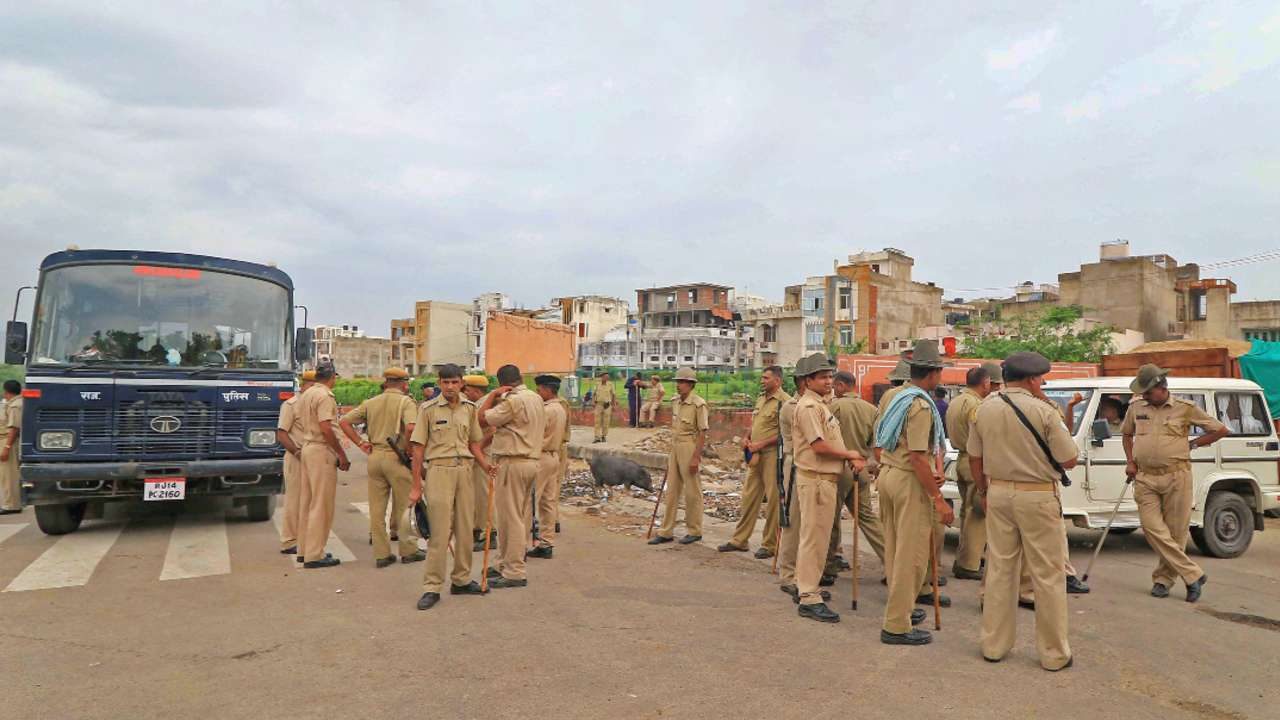 Coronavirus outbreak: SRPF constable assaulted by man when questioned for being out in Mumbai