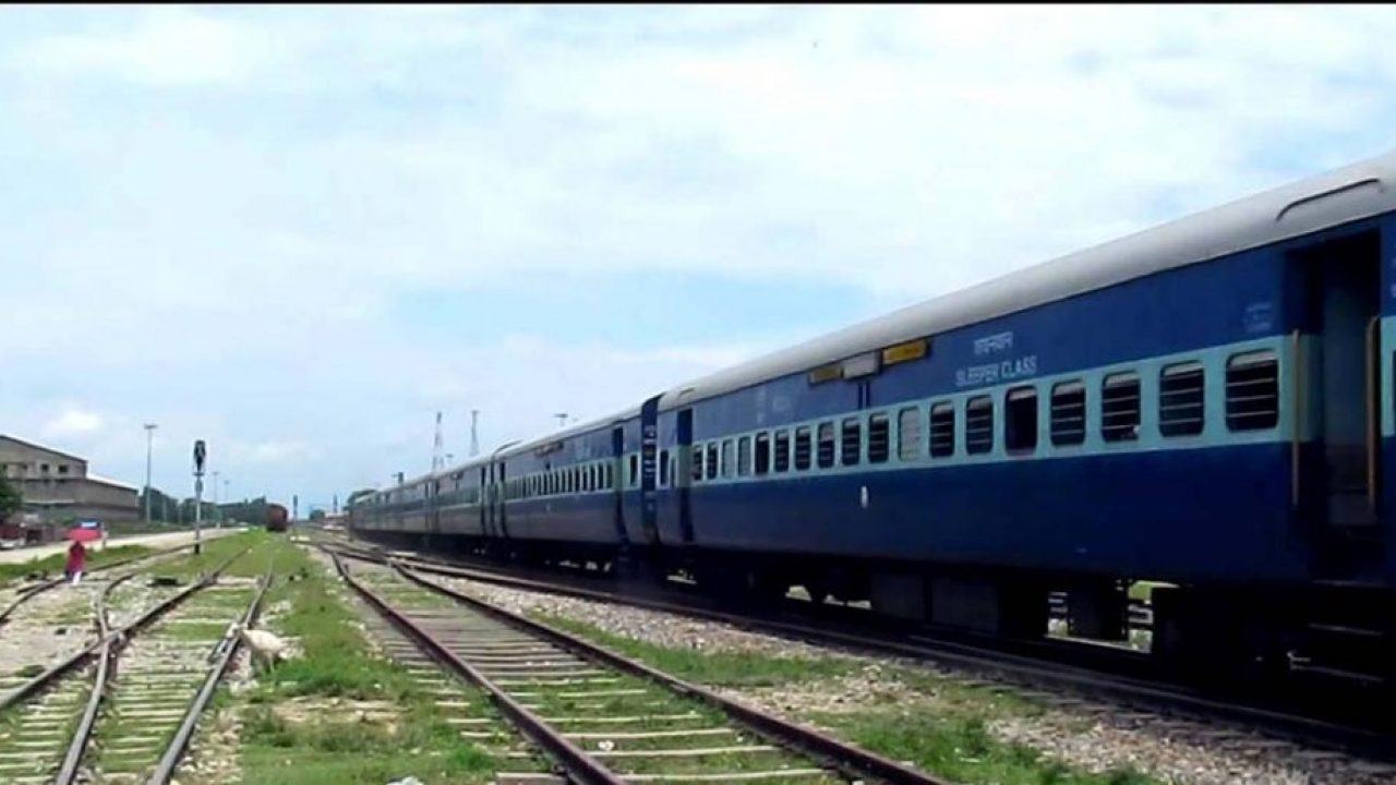 Shramik special train for Gorakhpur reaches Rourkela station, passengers claim driver lost route; Railway clarifies