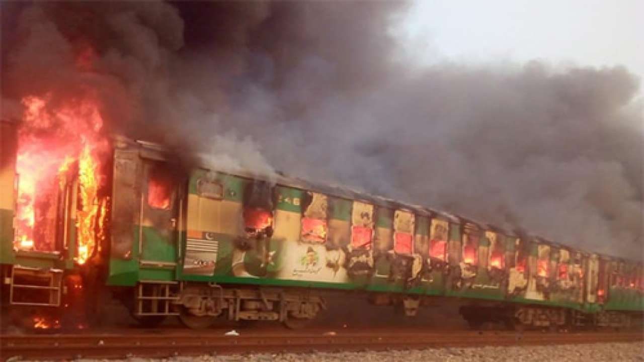Pakistan: At least 46 dead, several injured as fire engulfs express train