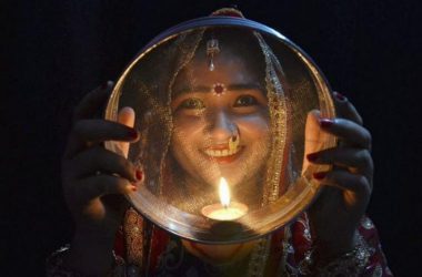 Karwa Chauth 2019: Moon rise time, Puja Vidhi, Vrat Katha, Feast and more