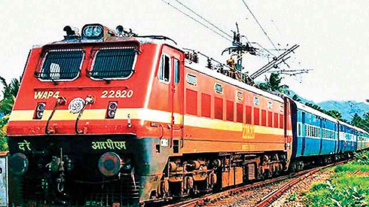 Tamil Nadu: Loco pilots of long distance trains demands for toilets in cabins