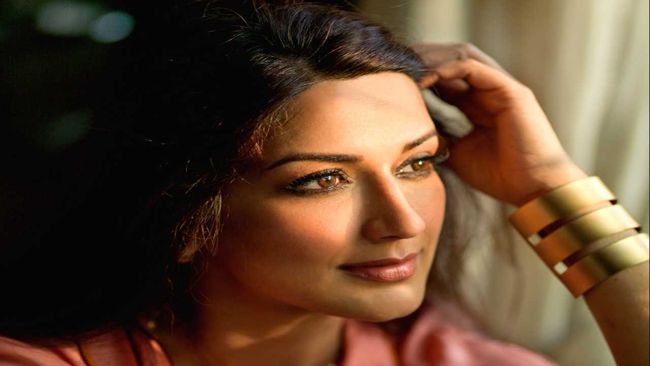 Sonali Bendre birthday: Lesser-known facts about the gorgeous looking actress