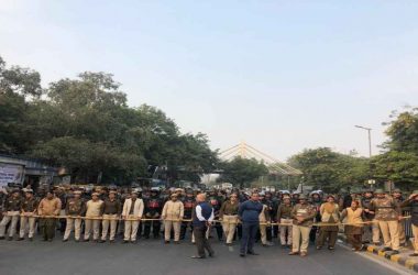 JNU Fee Hike: Barricades set up at Sarojini Nagar to stop students from protesting