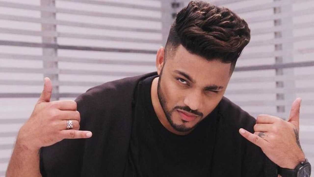 WATCH: Rapper Raftaar rant against CAA at his concert, says 'No one will leave this country'
