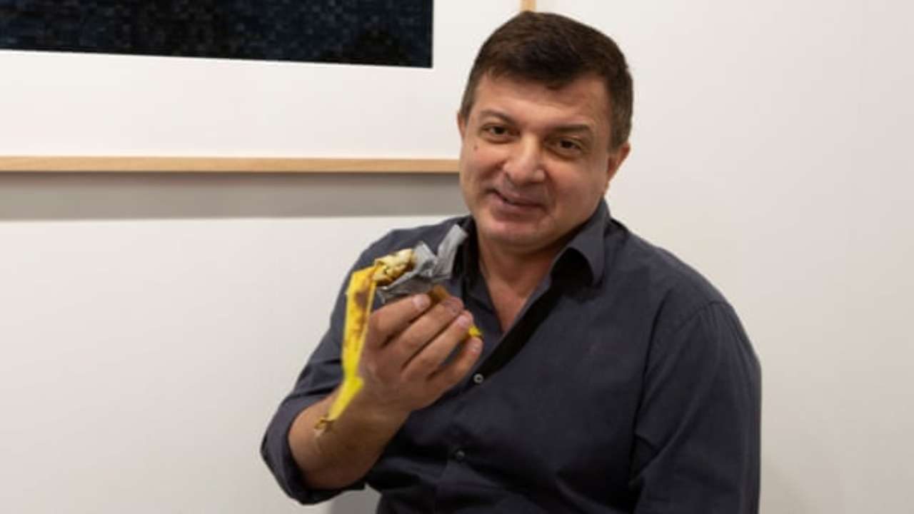 Banana artwork that fetched $1,20,000 eaten by New York-based performance 'hungry' artist at Art Basel