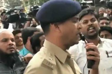 Watch: Bengaluru DGP joins protesters in singing Jana Gana Mana to pacify citizenship act