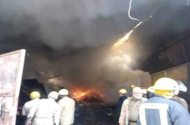 Delhi: Fire breaks out in a godown in Mundka, 21 fire tenders at spot