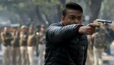 Republic TV misreports gunman as 'Jamia protester', blames Kejriwal for violence