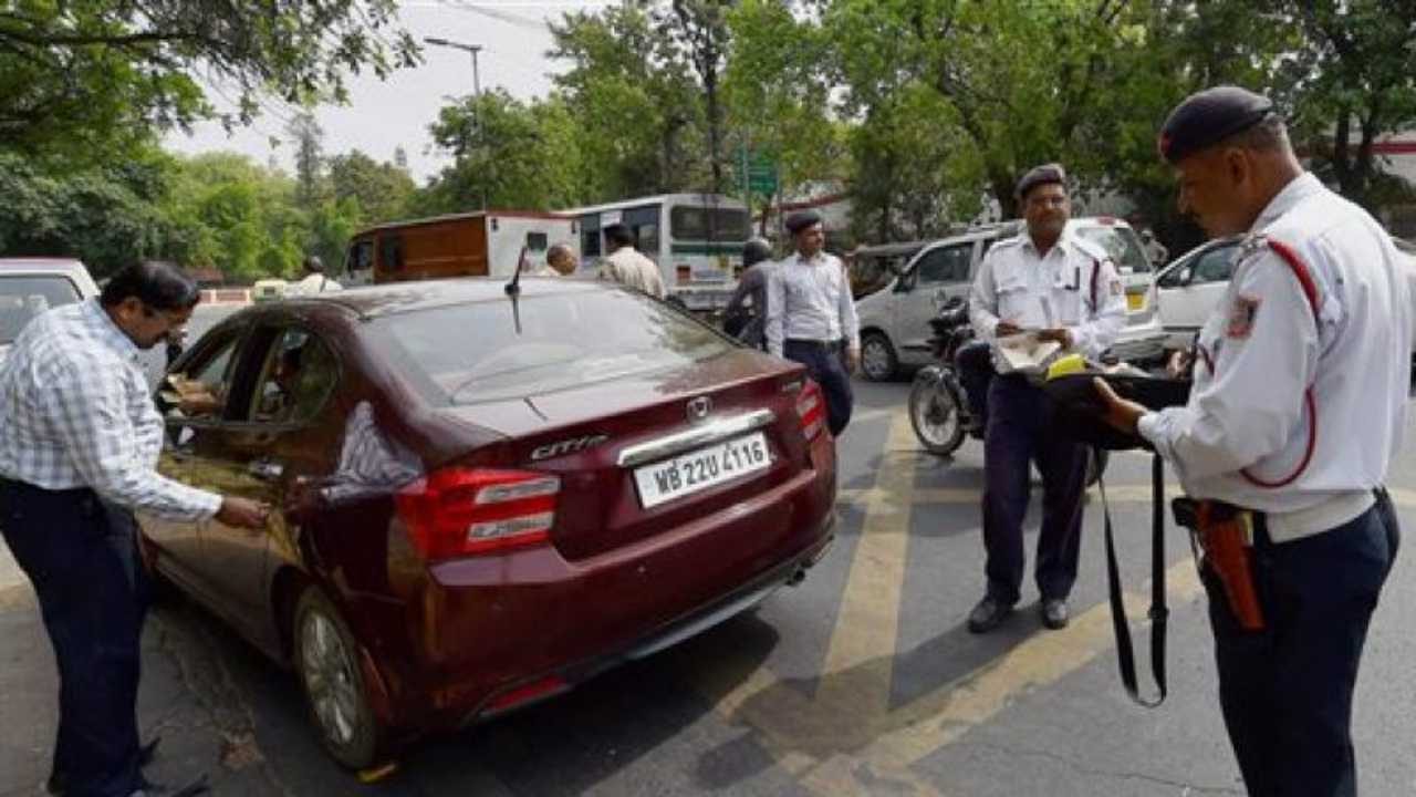 People show COVID-19 symptoms after religious gathering, police cordon off Delhi's Nizamuddin area