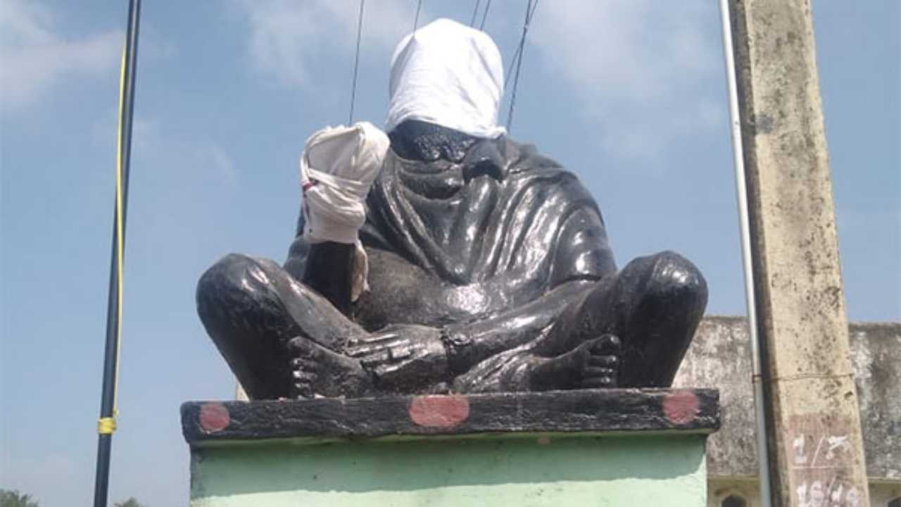 Tamil Nadu: Statue of Dravidian reformer Periyar vandalised; probe underway