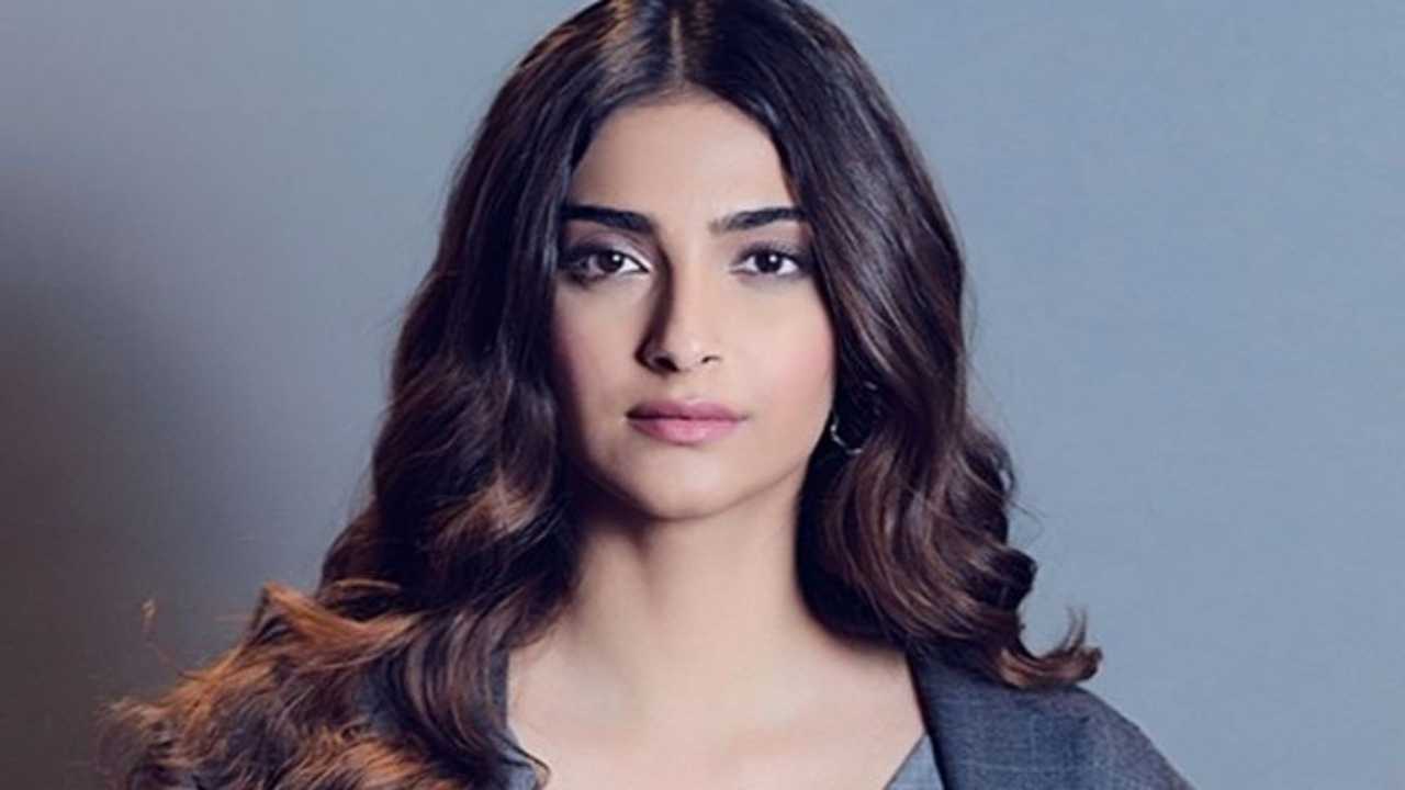 Sonam Kapoor gives savage reply to Twitter user for accusing her of breaking quarantine laws