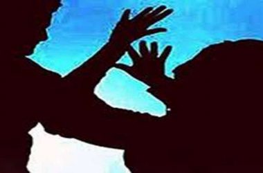 Chhattisgarh: Suspecting wife of having affair, man flees quarantine to spy; cuts off her hand