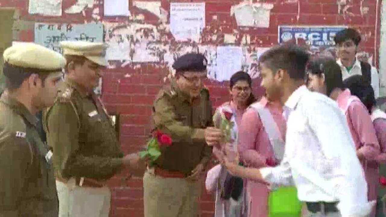 Delhi violence: Police welcomes students with red roses before exam