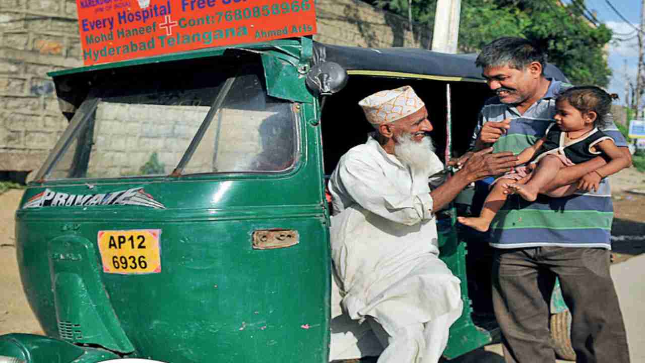 Hyderabad: Haneef Chacha's free ambulance auto is a messiah for people in need